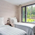 Villa Padel - Premium Lakeside & Grounds Lohja