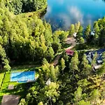 Padel - Premium Lakeside & Grounds