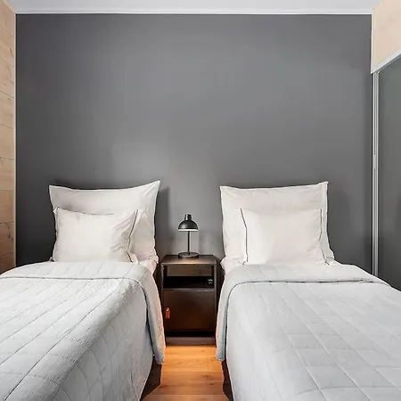 Padel - Premium Lakeside & Grounds