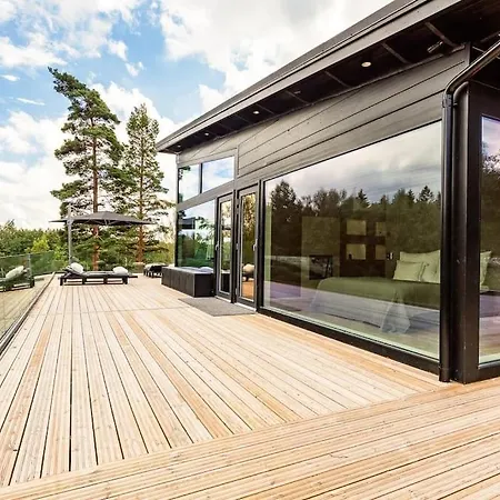 Villa Padel - Premium Lakeside & Grounds Lohja