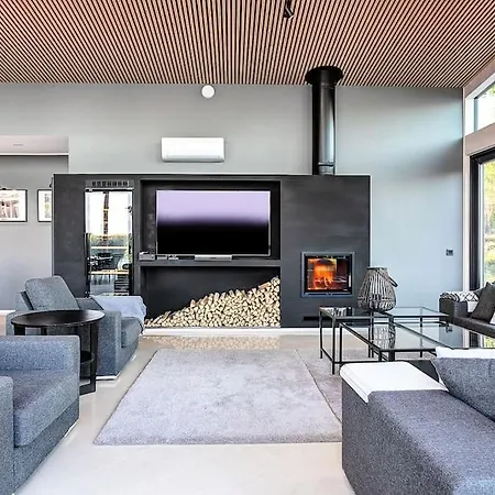 Padel - Premium Lakeside & Grounds Lohja