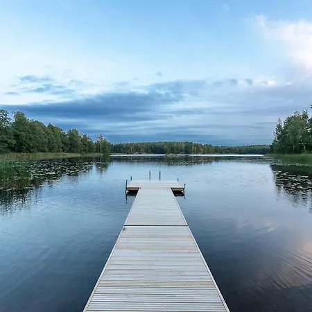 Βίλα Padel - Premium Lakeside & Grounds