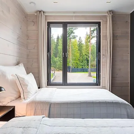 Padel - Premium Lakeside & Grounds Lohja