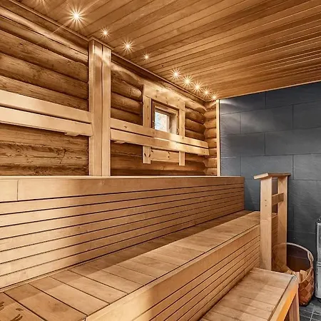 Padel - Premium Lakeside & Grounds