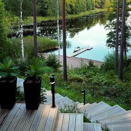 Padel - Premium Lakeside & Grounds