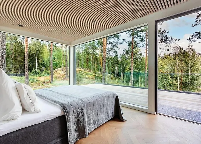 Padel - Premium Lakeside & Grounds