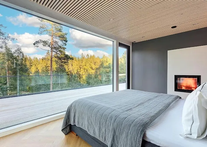 Villa Padel - Premium Lakeside & Grounds