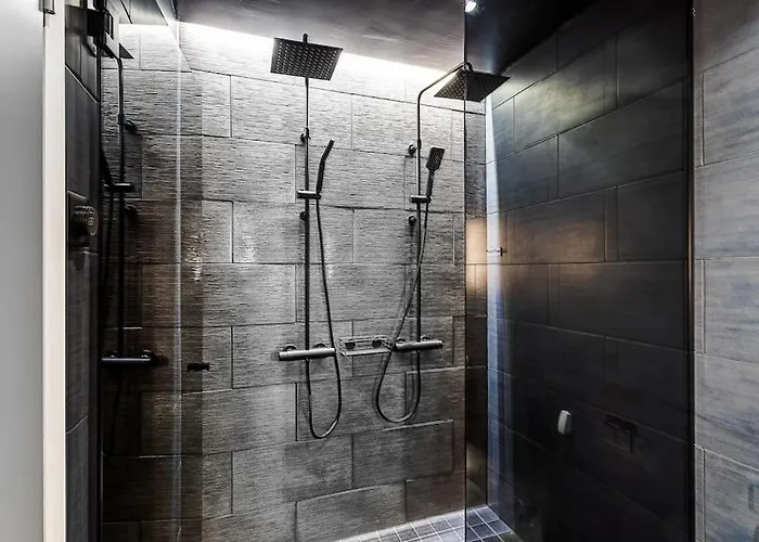 Padel - Premium Lakeside & Grounds