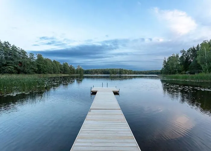 Villa Padel - Premium Lakeside & Grounds