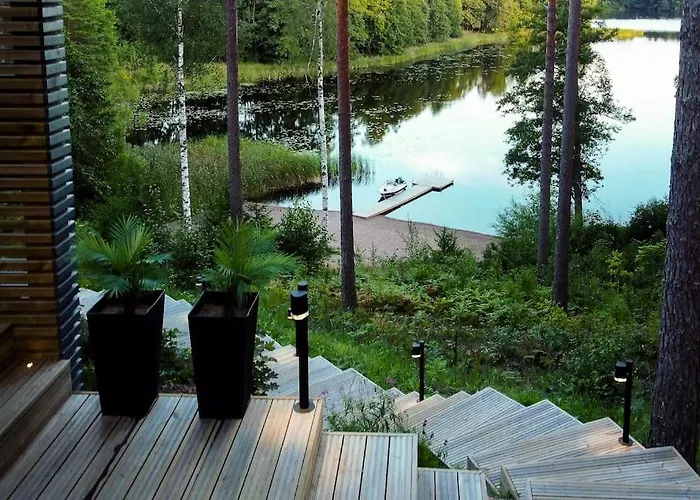 Padel - Premium Lakeside & Grounds