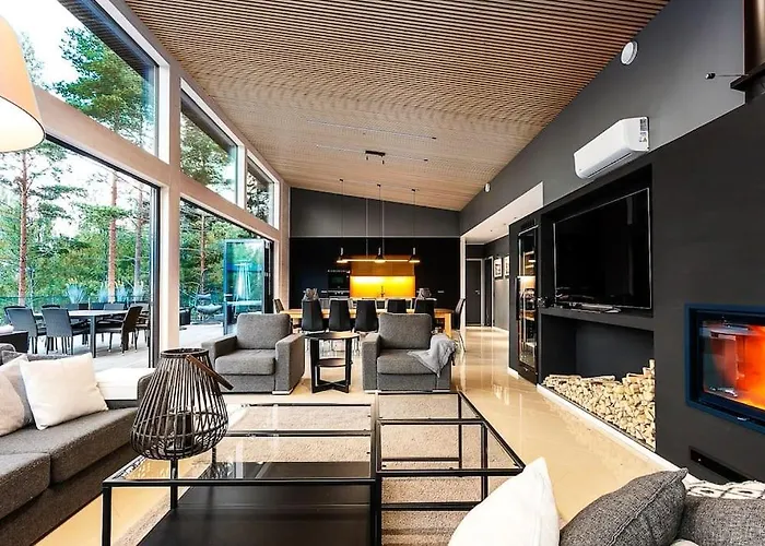 Villa Padel - Premium Lakeside & Grounds